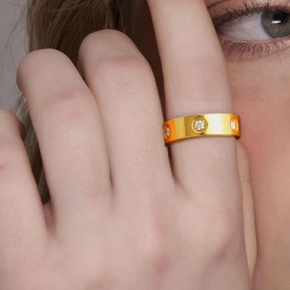 Gold love ring - Picture 3 of 6